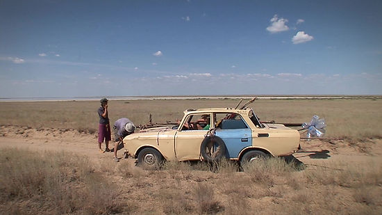 Scene from "Hitchhike the Wind" | Documentary